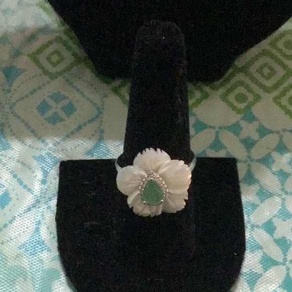 New Green Sapphire Mother of Pearl Set - Picture 5 of 8